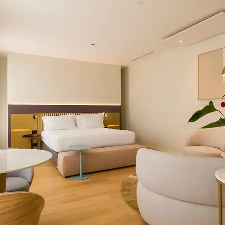 One Wellness & 4*